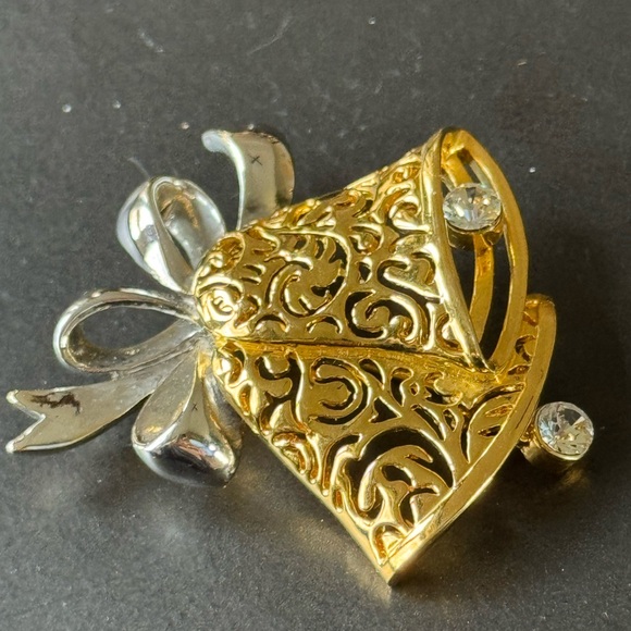 Holiday Brooch - Picture 3 of 6